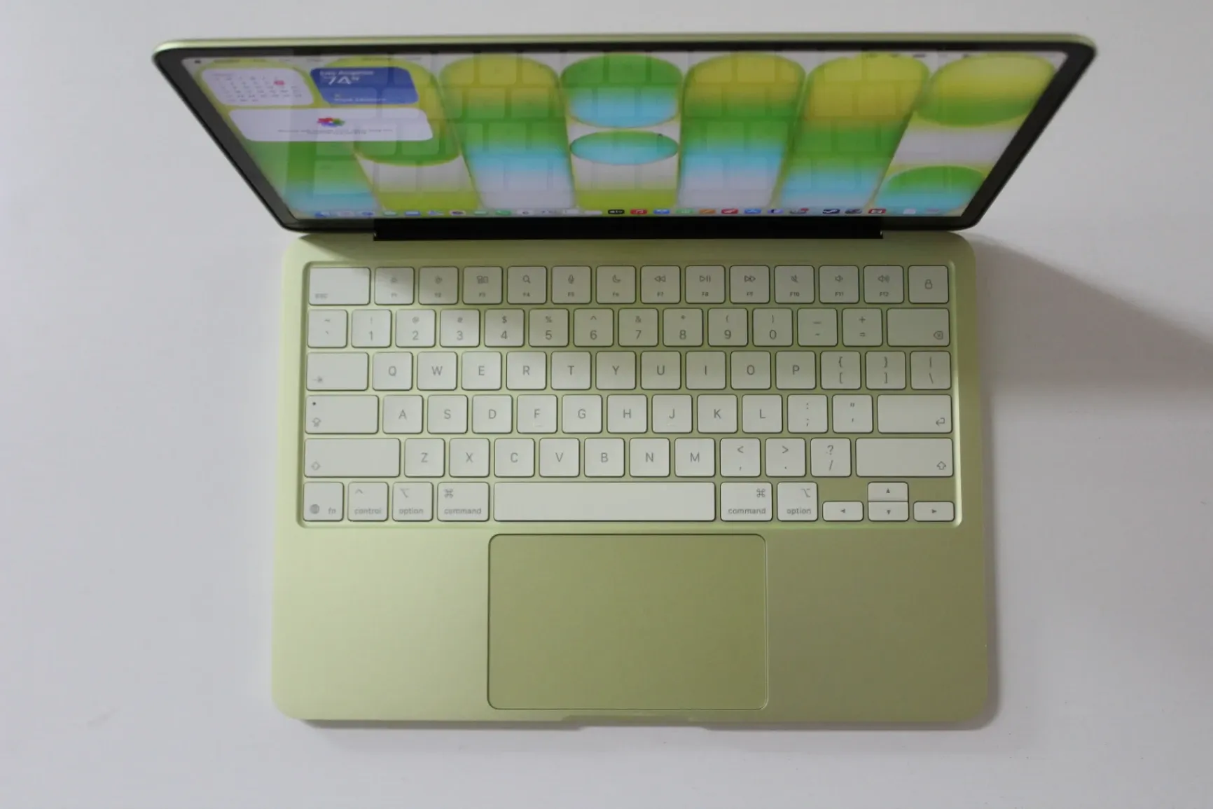 MacBook-neo-01%20.JPG.webp